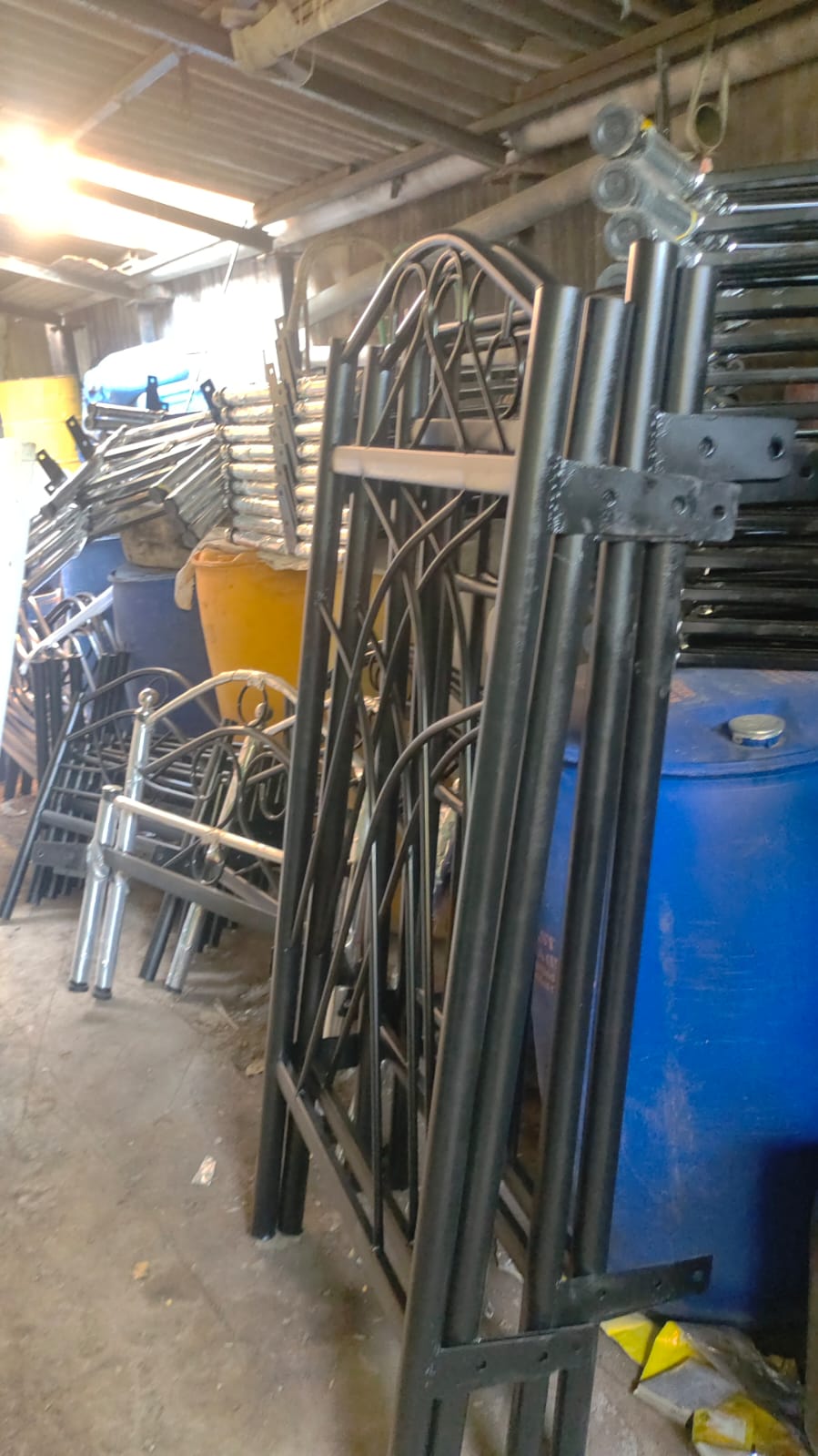 Manufacturing workshop with bed frames